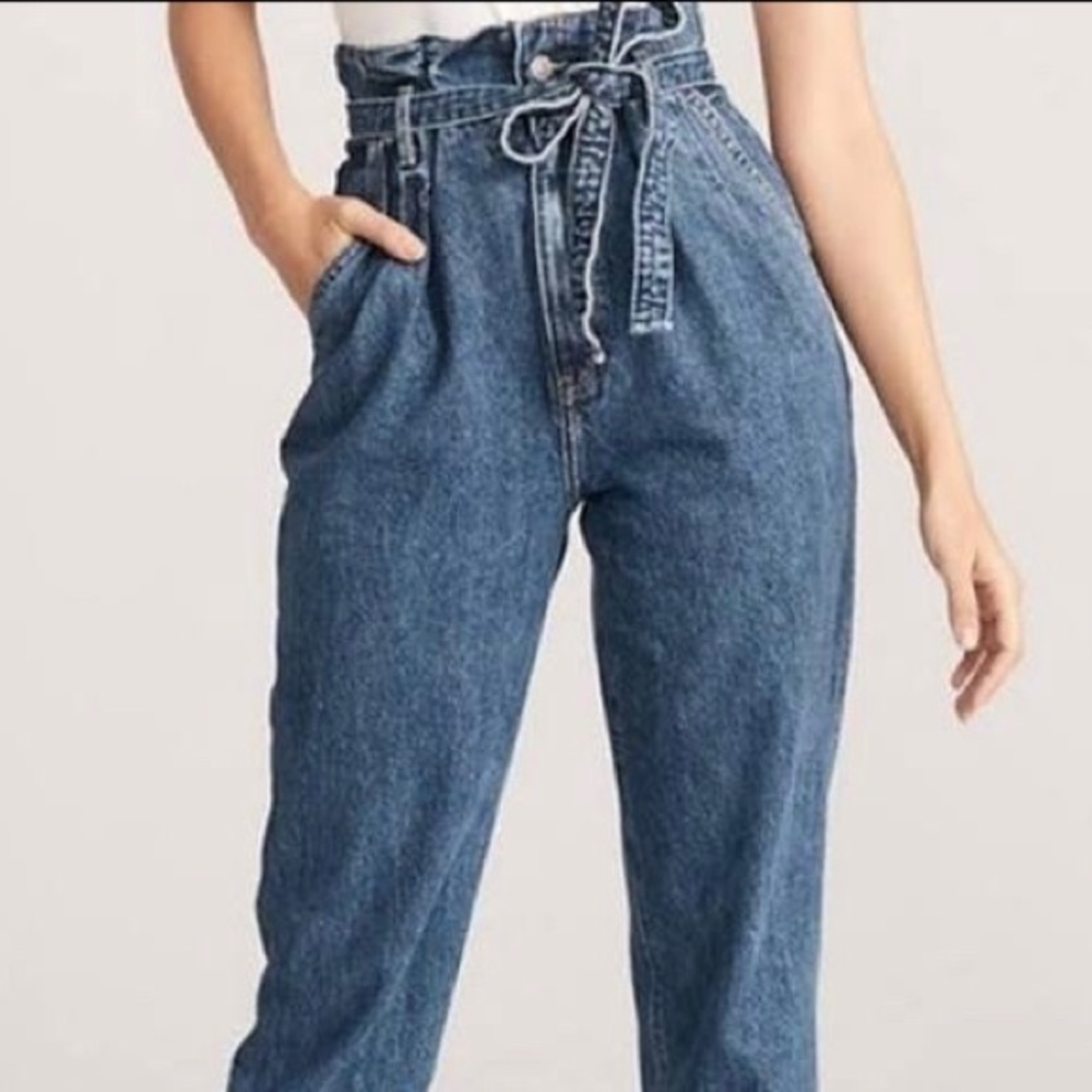 Abercrombie & Fitch Belted High Rise Mom Jeans